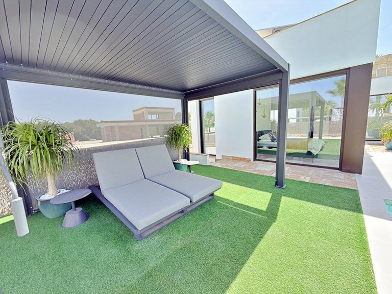 Villa for Sale in Las Colinas Golf, Alicante 15