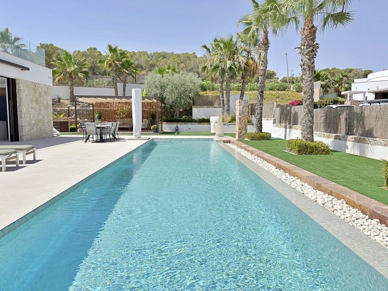 Villa for Sale in Las Colinas Golf, Alicante 14