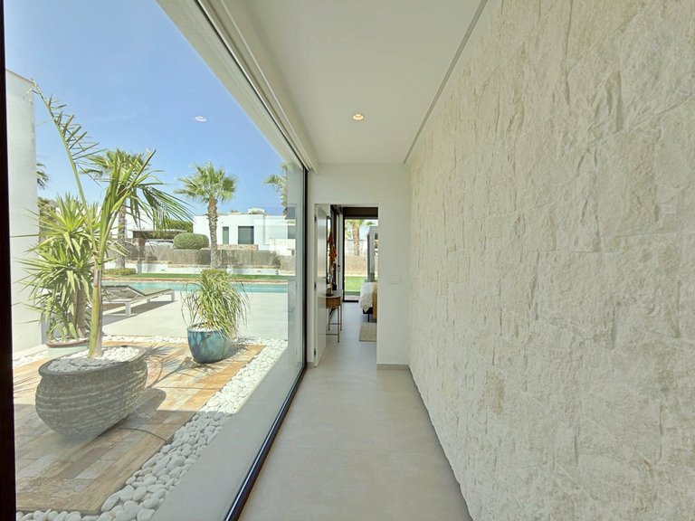 Villa for Sale in Las Colinas Golf, Alicante 26