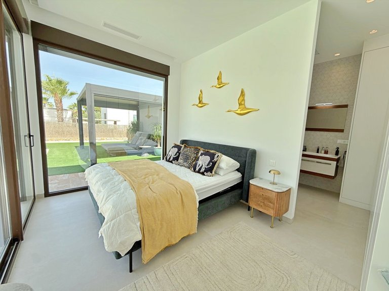 Villa for Sale in Las Colinas Golf, Alicante 27