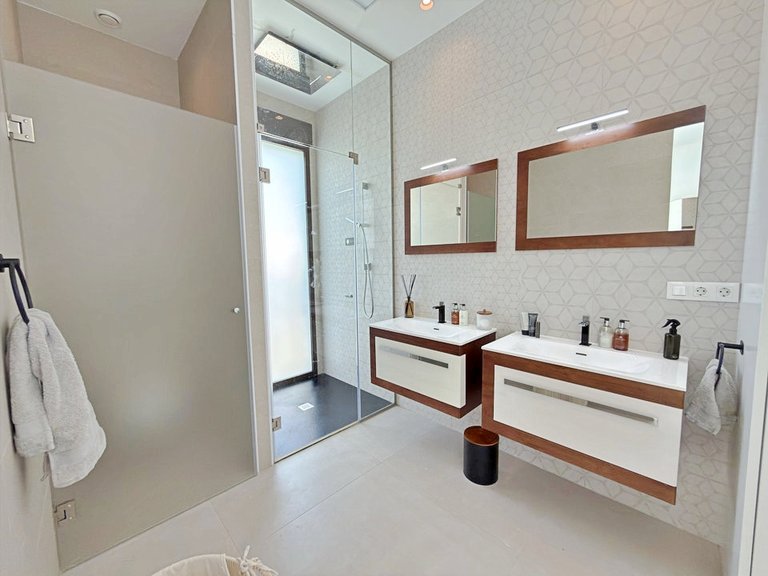 Villa for Sale in Las Colinas Golf, Alicante 30
