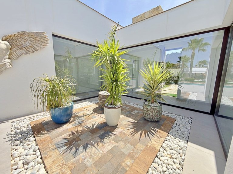 Villa for Sale in Las Colinas Golf, Alicante 16