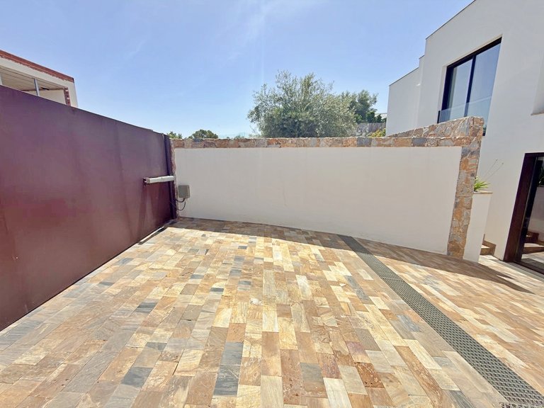 Villa for Sale in Las Colinas Golf, Alicante 6