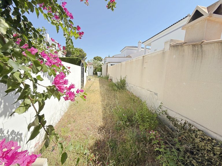 Town House for Sale in Villamartin, Alicante 25