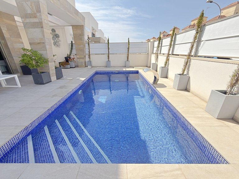 Villa for Sale in Blue Lagoon, Alicante 4