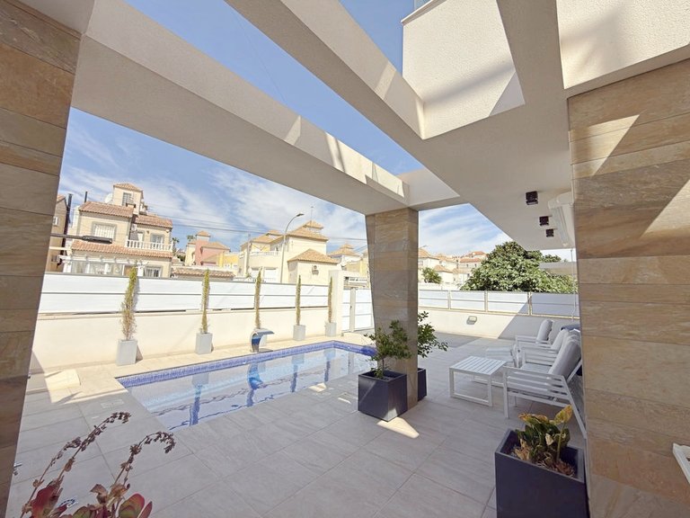 Villa for Sale in Blue Lagoon, Alicante 9