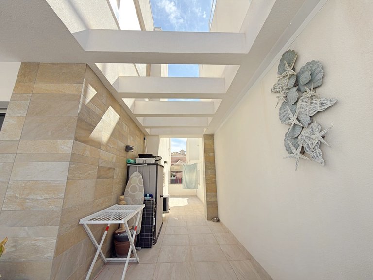 Villa for Sale in Blue Lagoon, Alicante 10