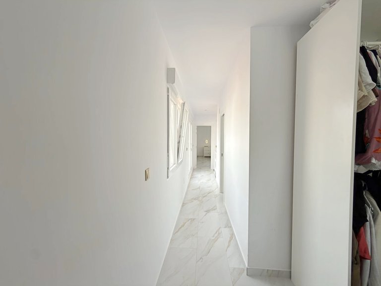 Villa for Sale in Villamartin, Alicante 31