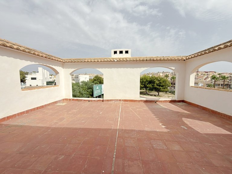 Villa for Sale in Villamartin, Alicante 35
