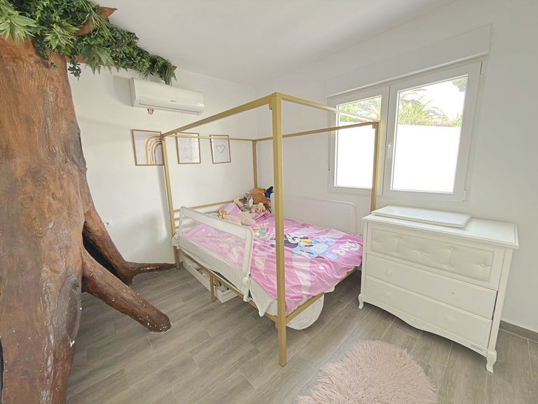 Villa for Sale in Villamartin, Alicante 20