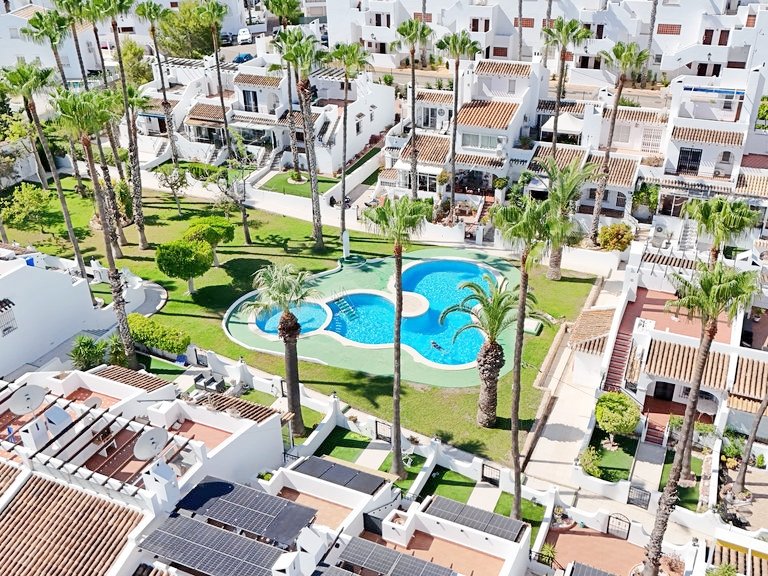 Town House for Sale in Villamartin, Alicante 2