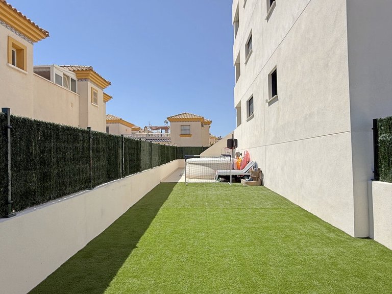 Apartment for Sale in Villamartin, Alicante 7