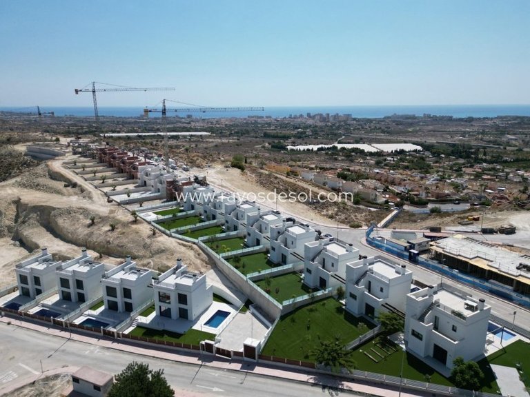 Villa for Sale in Mutxamel, Alicante 2