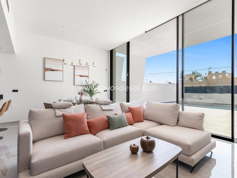 Villa for Sale in Torrevieja, Alicante 16