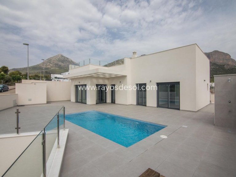 Villa for Sale in Polop, Alicante 10