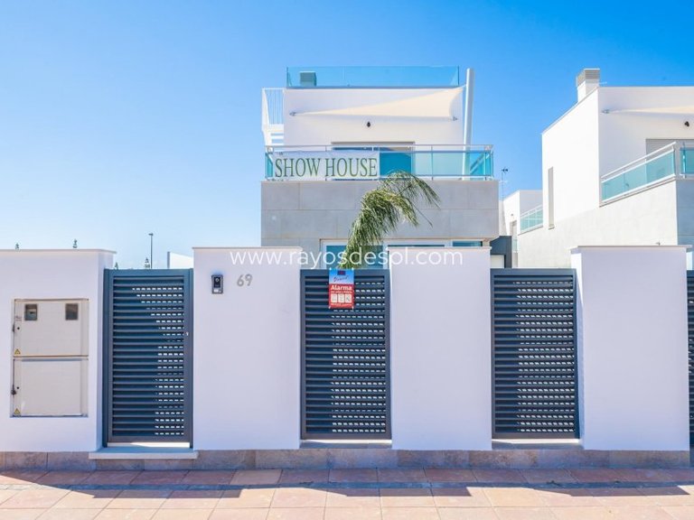 Villa for Sale in Los Alcazares, Murcia 47