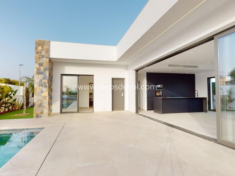 Villa for Sale in Los Alcazares, Murcia 3