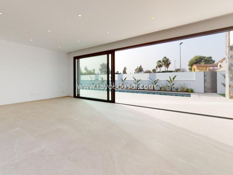 Villa for Sale in Los Alcazares, Murcia 10