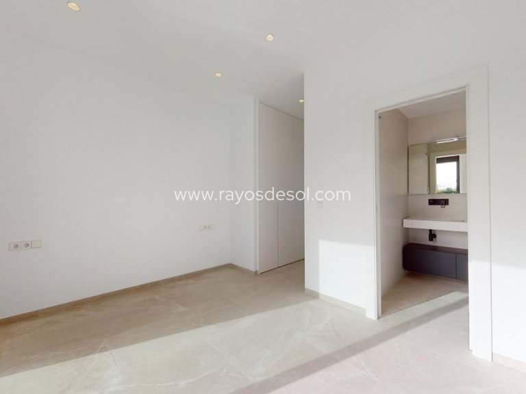 Villa for Sale in Los Alcazares, Murcia 18