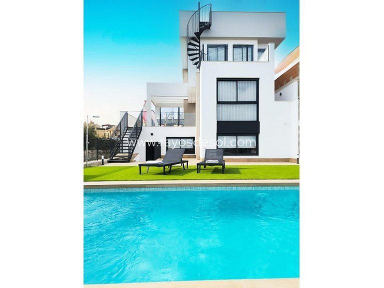 Villa for Sale in Algorfa, Alicante 2
