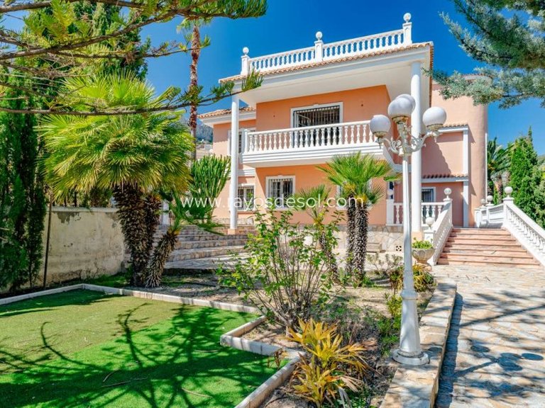 Villa for Sale in Calpe, Alicante 3
