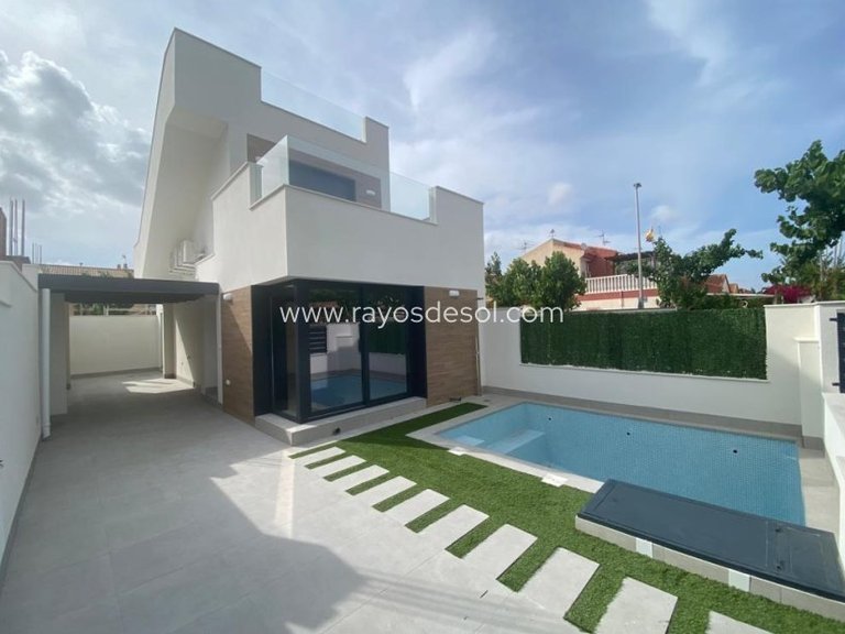 Villa for Sale in Los Alcazares, Murcia 1