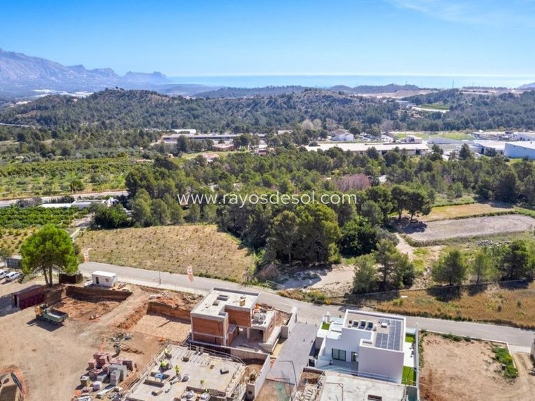 Villa for Sale in Polop, Alicante 9