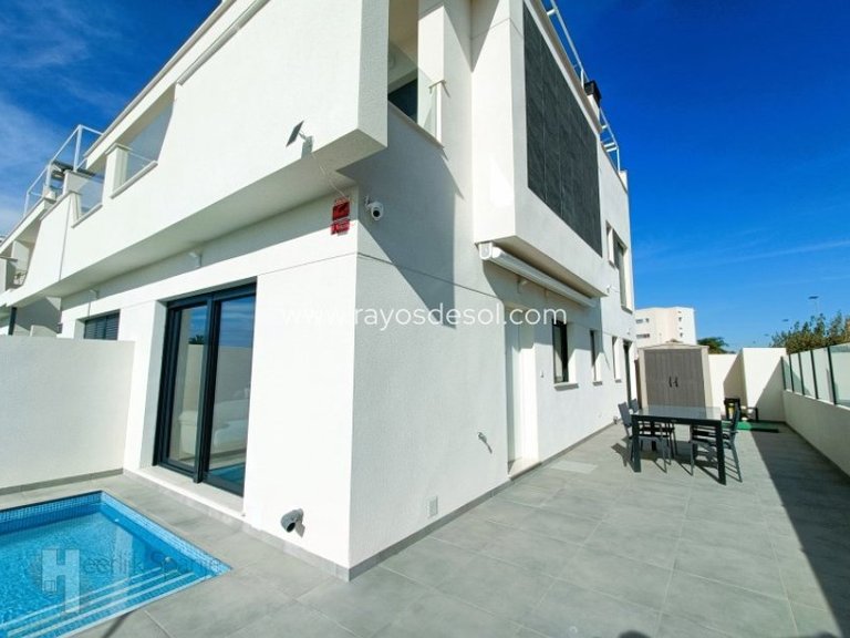 Villa for Sale in Santiago De La Ribera, Murcia 1