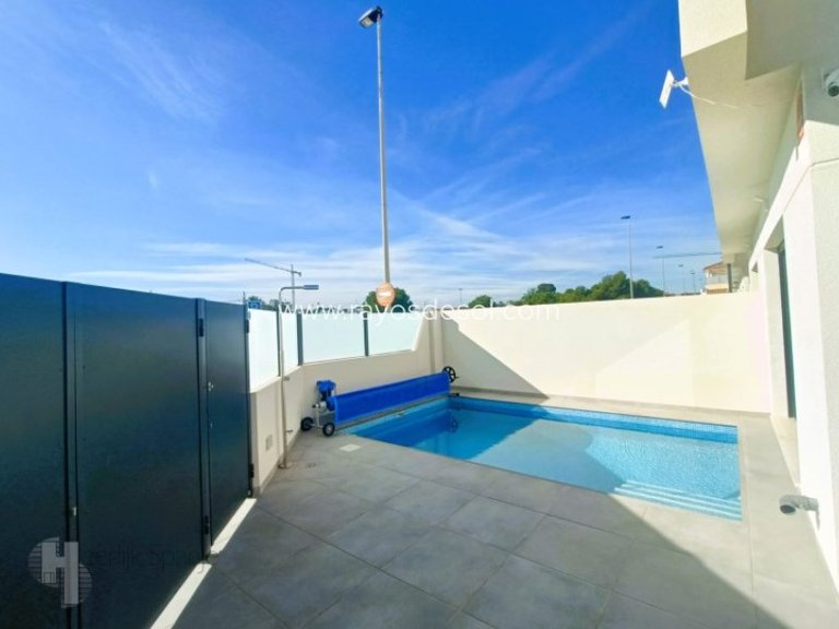 Villa for Sale in Santiago De La Ribera, Murcia 2