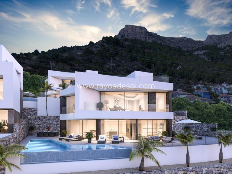 Villa for Sale in Calpe, Alicante 3