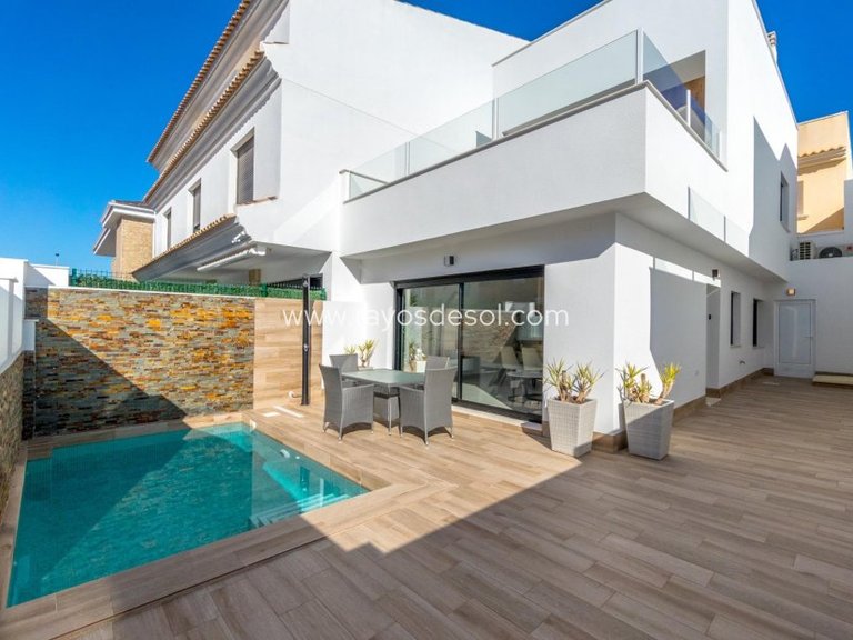 Villa for Sale in San Pedro Del Pinatar, Murcia 1