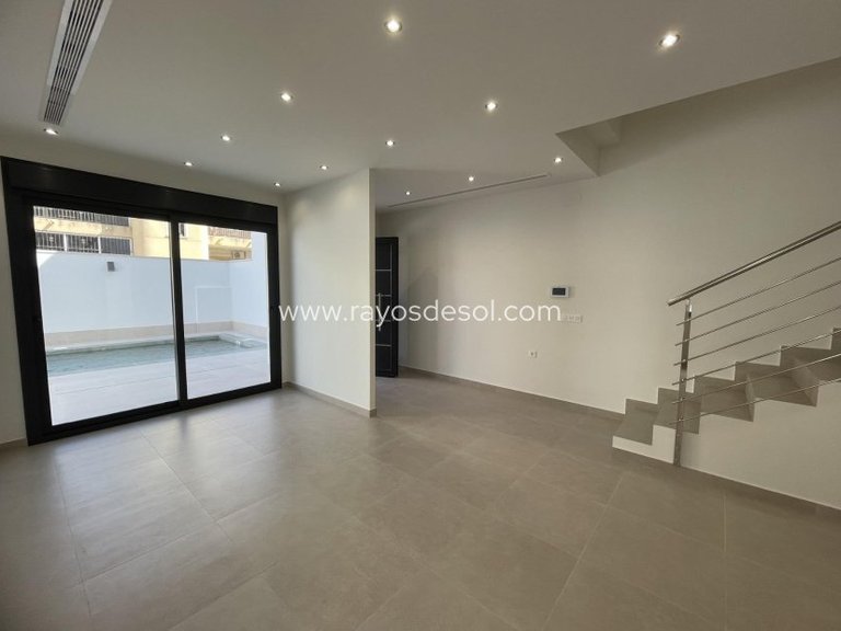 Villa for Sale in Almoradí, Alicante 5