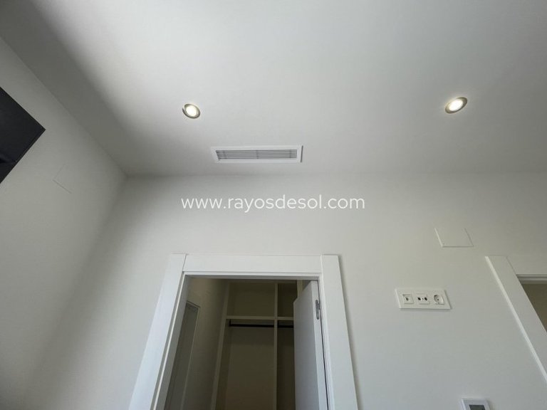 Villa for Sale in Almoradí, Alicante 33