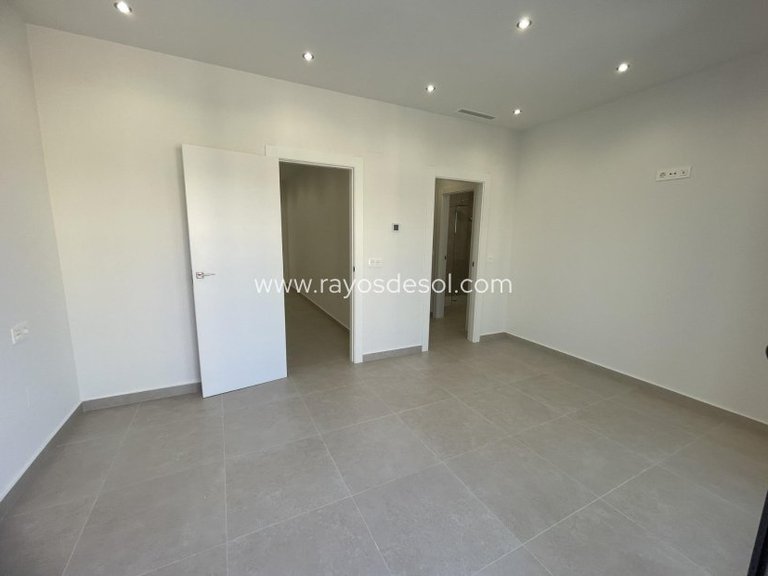 Villa for Sale in Almoradí, Alicante 37