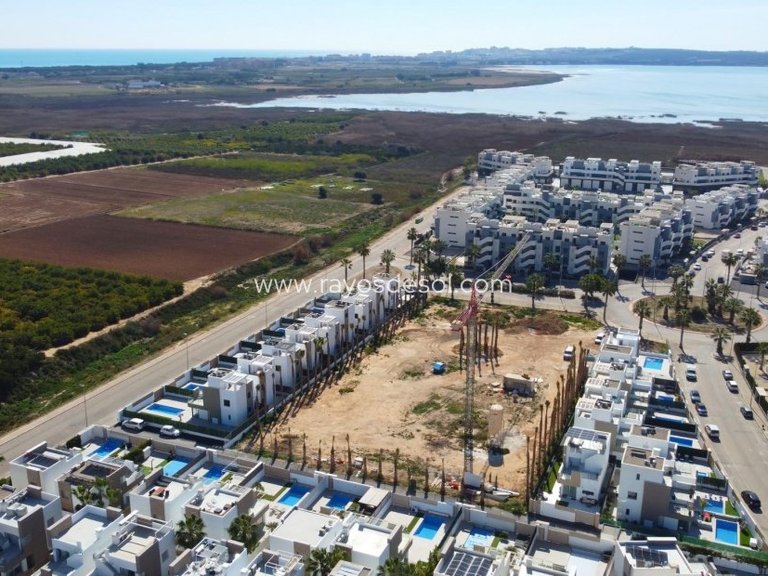 Villa for Sale in Guardamar Del Segura, Alicante 39