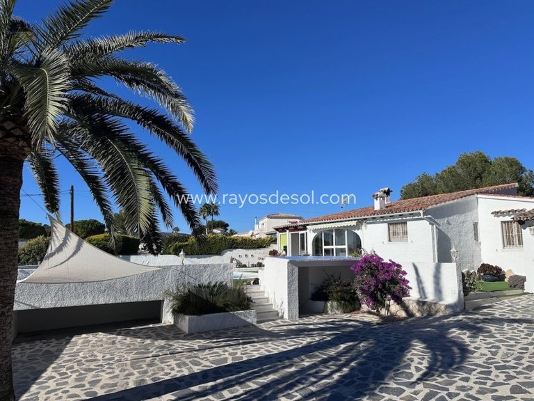Villa for Sale in Moraira, Alicante 2