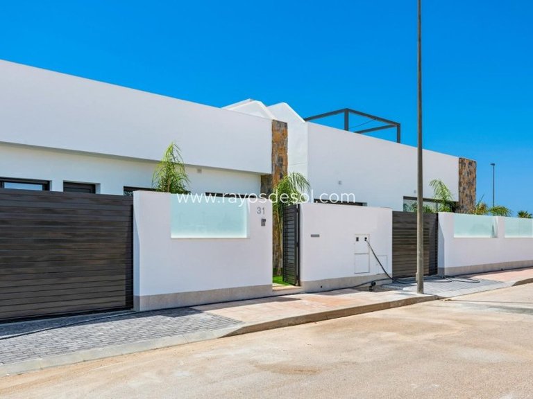 Villa for Sale in Los Alcazares, Murcia 11