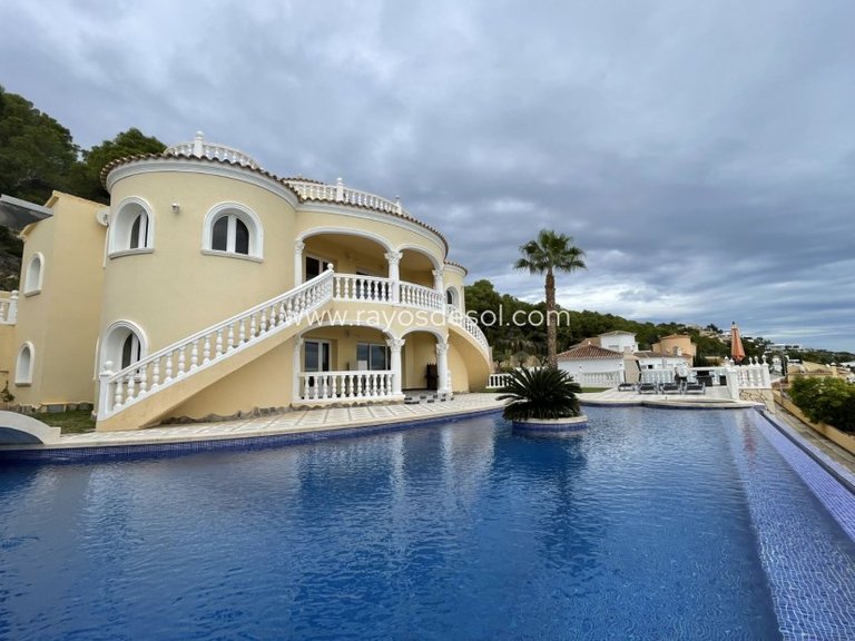 Villa for Sale in Calpe, Alicante 37