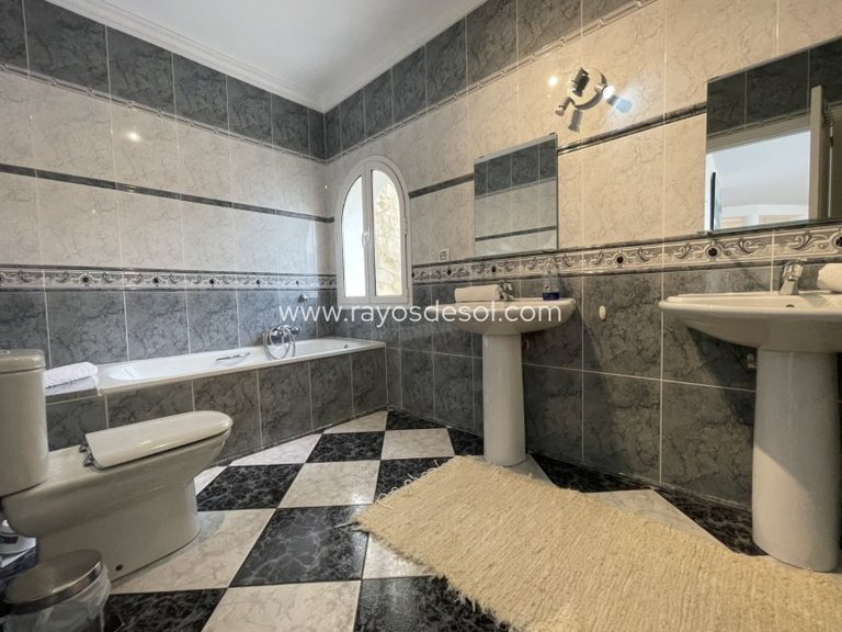 Villa for Sale in Calpe, Alicante 32