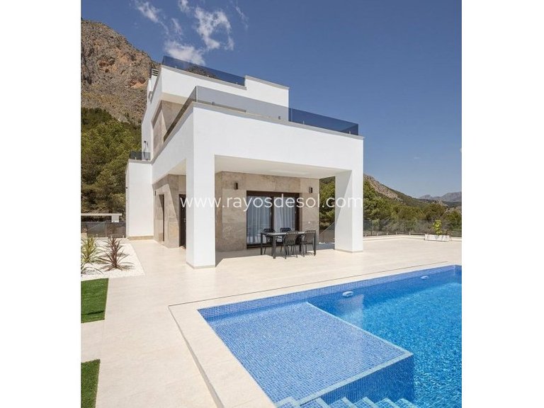 Villa for Sale in Polop, Alicante 1