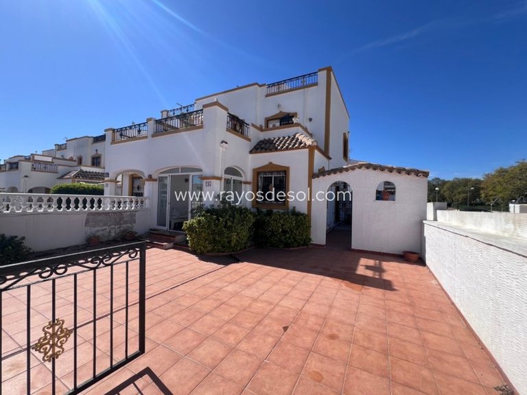 Villa for Sale in Vistabella Golf, Alicante 1