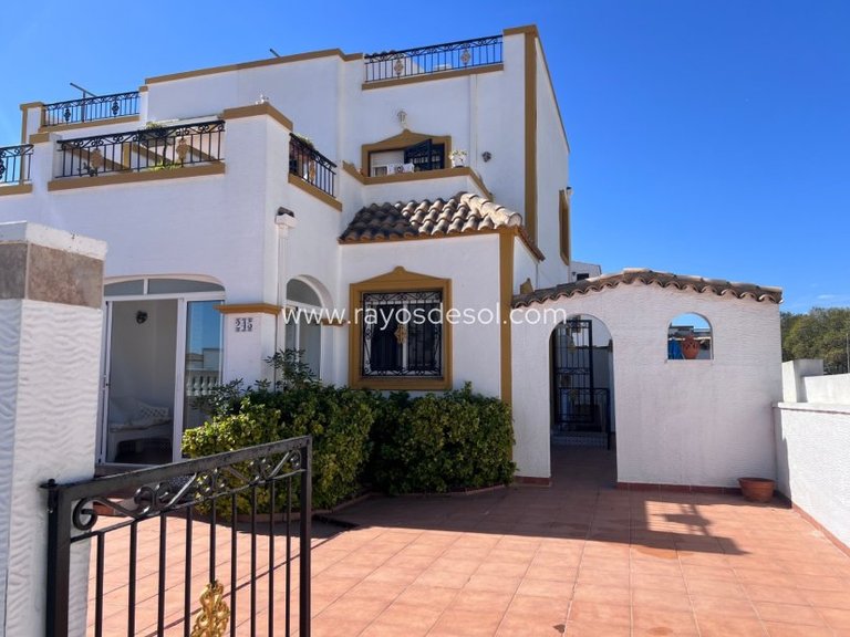 Villa for Sale in Vistabella Golf, Alicante 2