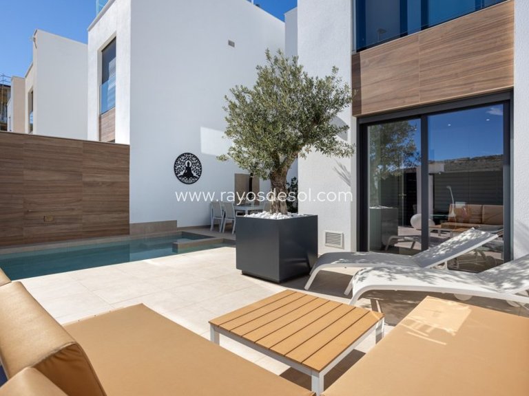 Villa for Sale in Benijofar, Alicante 2