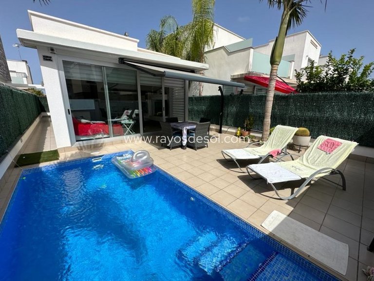 Villa for Sale in San Pedro Del Pinatar, Alicante 1