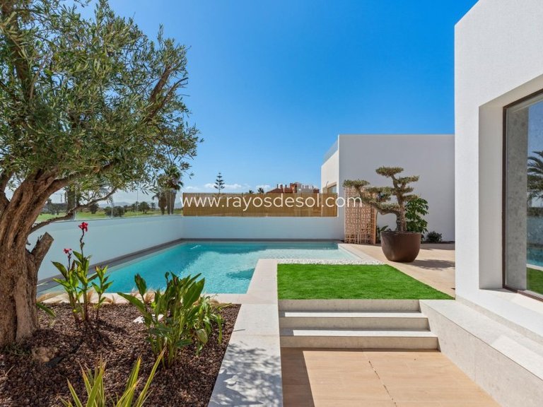 Villa for Sale in Los Alcazares, Murcia 5