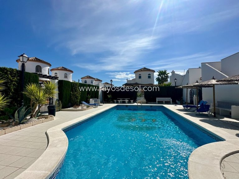 Villa for Sale in Guardamar Del Segura, Alicante 28