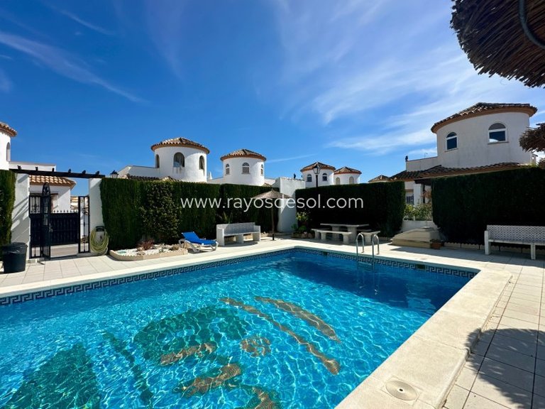 Villa for Sale in Guardamar Del Segura, Alicante 2