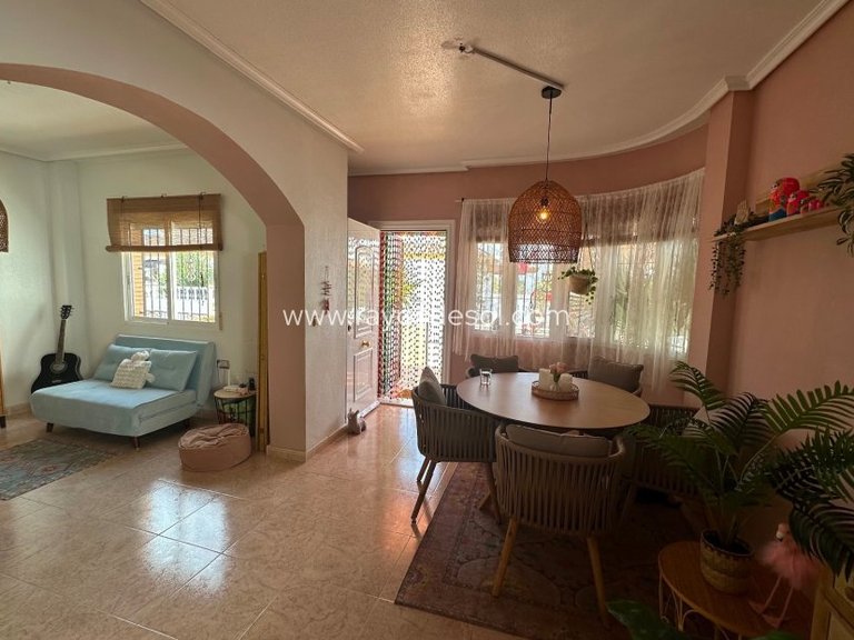 Villa for Sale in Guardamar Del Segura, Alicante 10