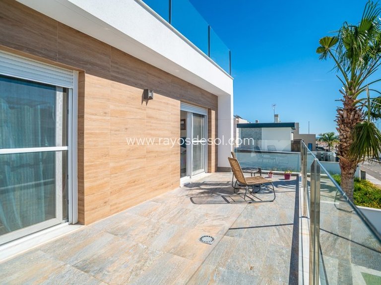 Villa for Sale in Pilar De La Horadada, Alicante 25