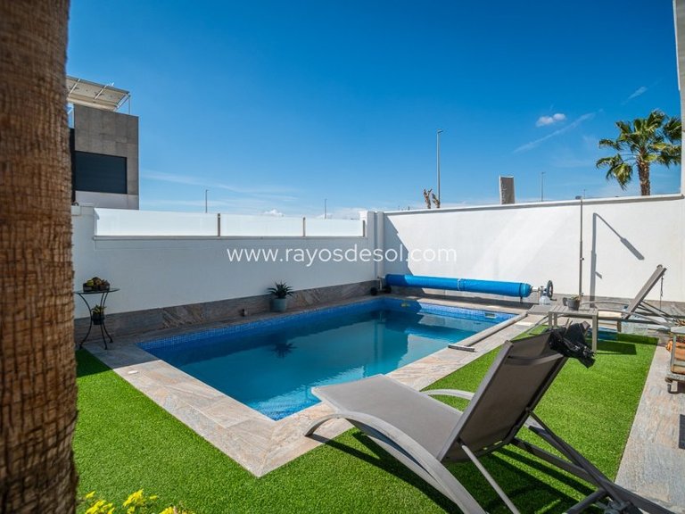 Villa for Sale in Pilar De La Horadada, Alicante 34